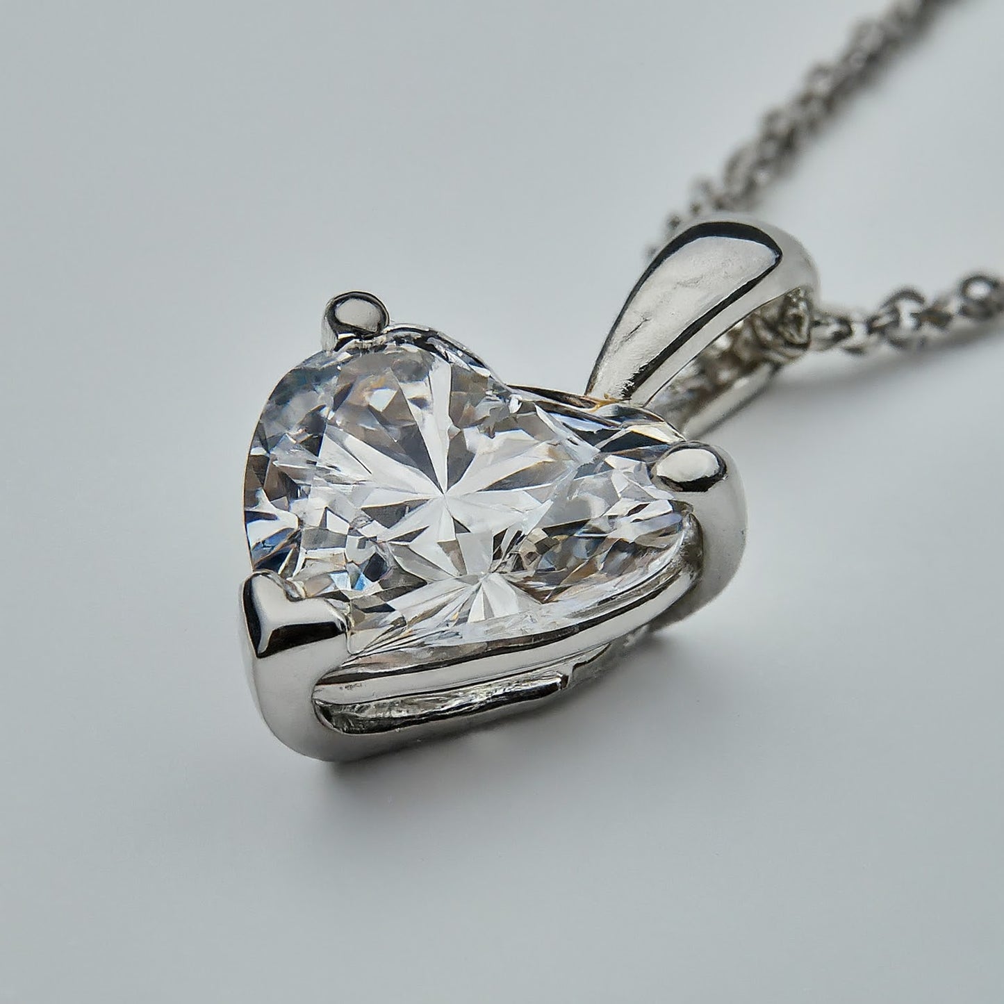 Heart Cut 3 Prong Diamond Pendent
