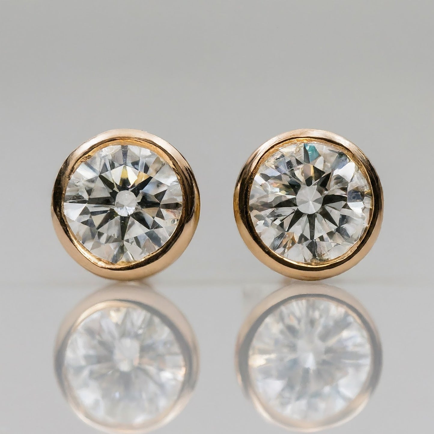 Bezel Setting Diamond Stud Earrings