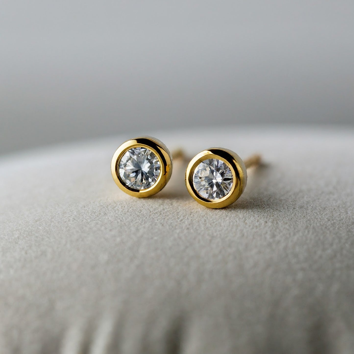 Bezel Setting Diamond Stud Earrings