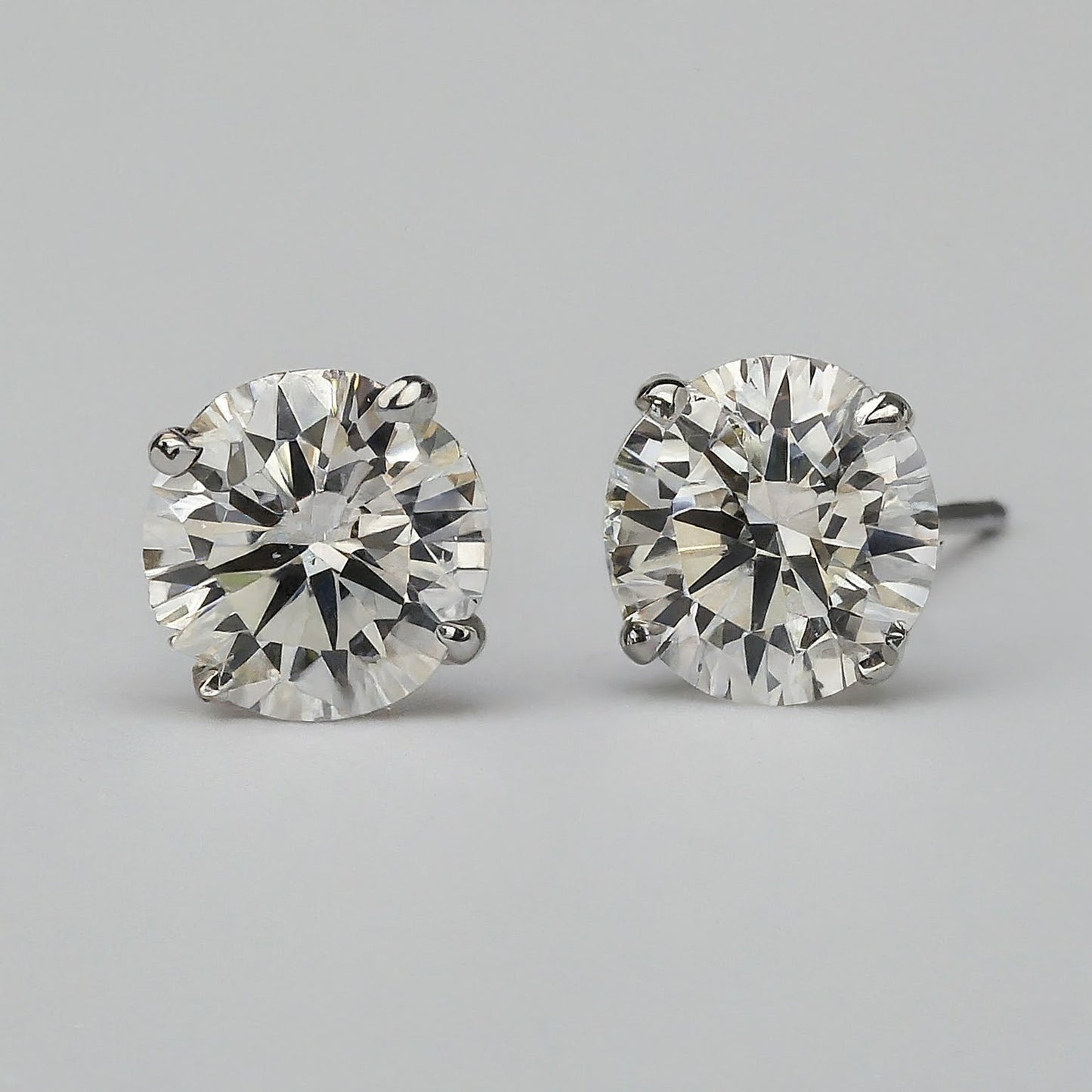 4 Prong Setting Diamond Stud Earrings